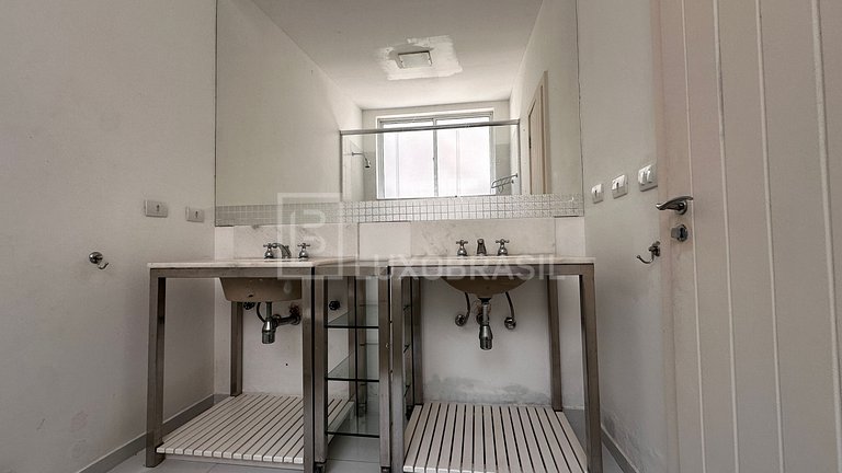 LB - RJ994 Casa com 05 Quartos, 800m² à venda por R$ 3.900.0