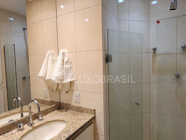 LB - RJ128 Temporada em Copacabana: Apartamento com 4 suítes