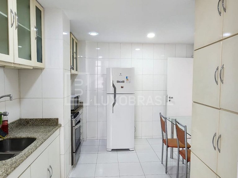 LB - RJ128 Temporada em Copacabana: Apartamento com 4 suítes