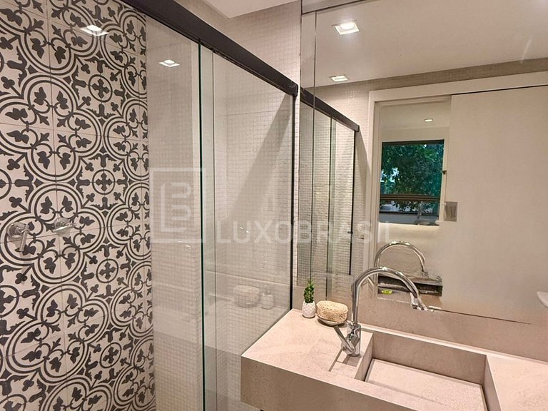 LB - RJ130 Duplex Penthouse with Private Pool in Barra da Ti