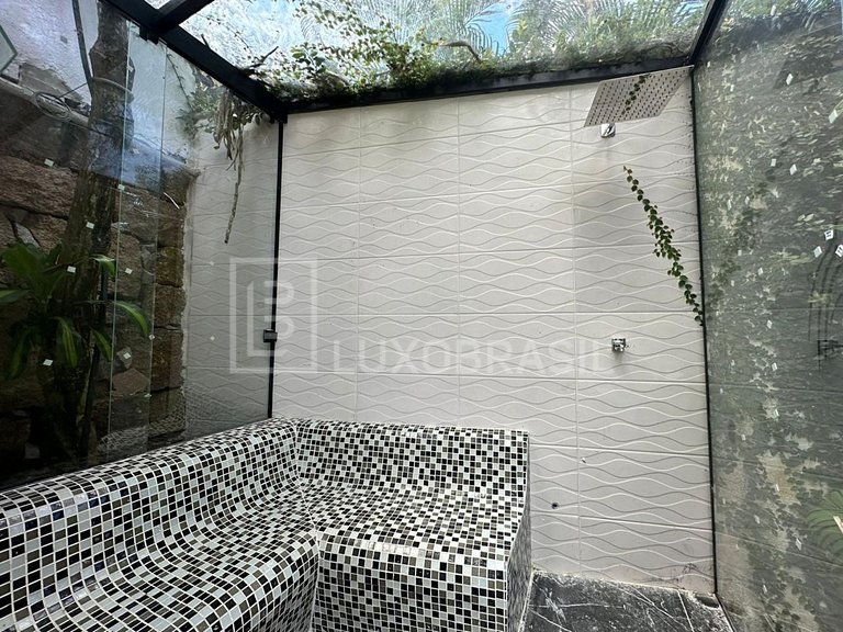 LB – RJ810 Casa Ampla à Venda com 3 Suítes e Área de Lazer C