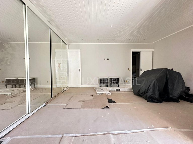 LB – RJ810 Casa Ampla à Venda com 3 Suítes e Área de Lazer C