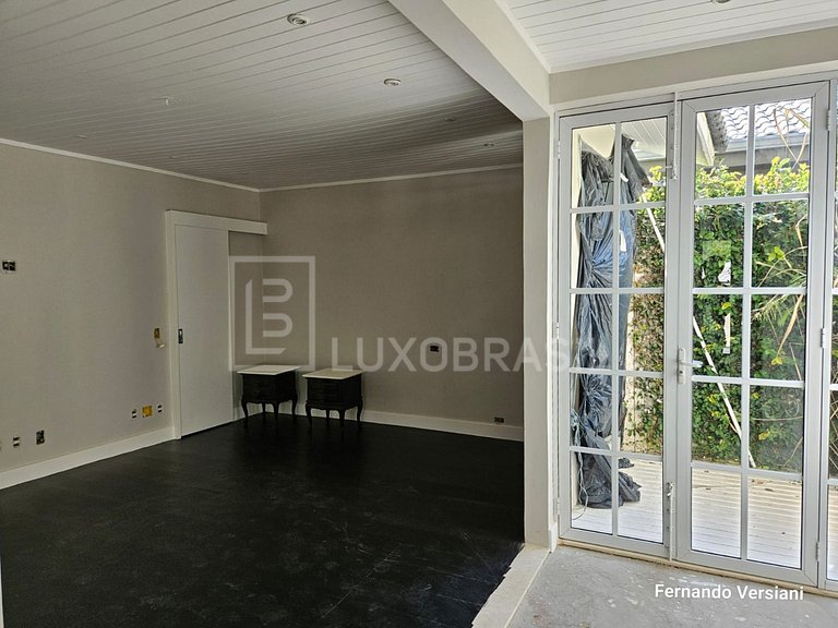 LB – RJ810 Casa Ampla à Venda com 3 Suítes e Área de Lazer C