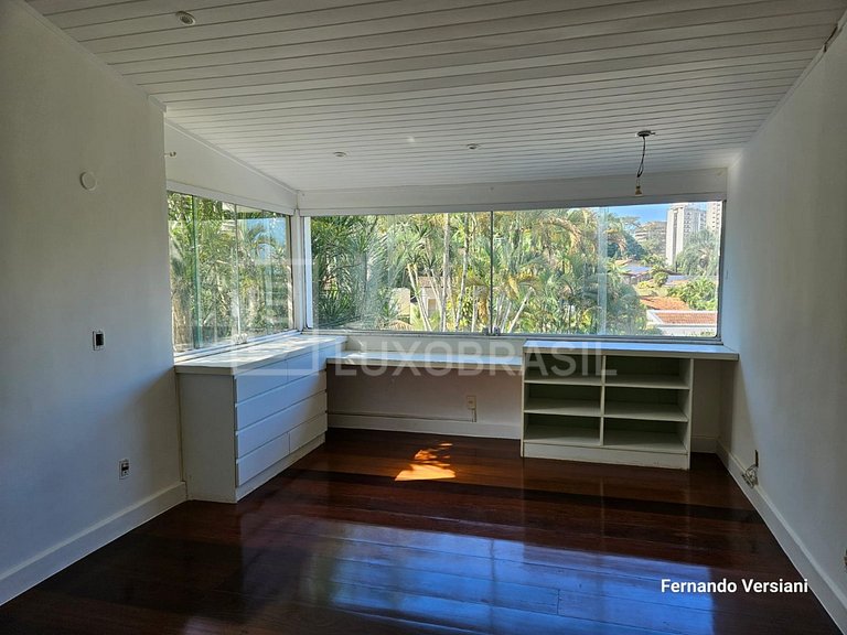 LB – RJ810 Casa Ampla à Venda com 3 Suítes e Área de Lazer C