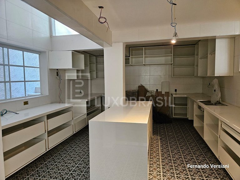 LB – RJ810 Casa à Venda com 3 Suítes e Área de Lazer Complet