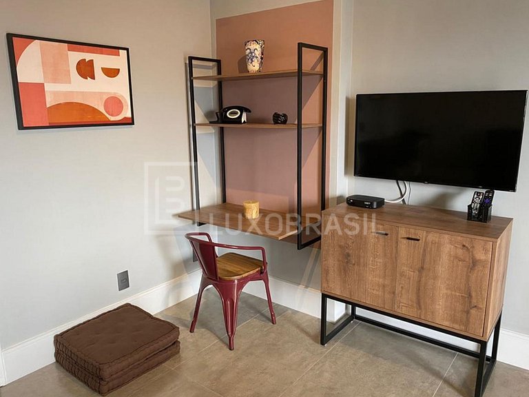 LB - RJ44 Flat in Barra with Side Sea View and 2 Balconies –