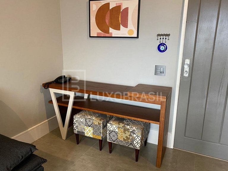 LB - RJ44 Flat in Barra with Side Sea View and 2 Balconies –