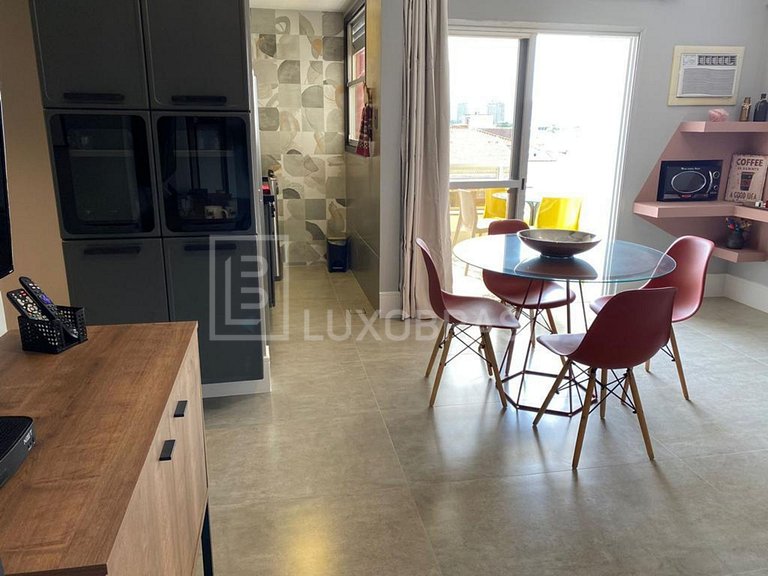 LB - RJ44 Flat in Barra with Side Sea View and 2 Balconies –