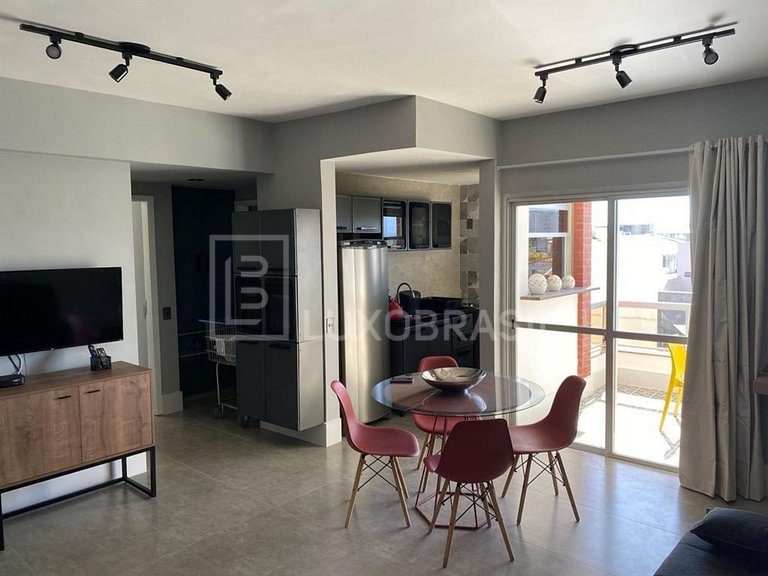 LB - RJ44 Flat in Barra with Side Sea View and 2 Balconies –
