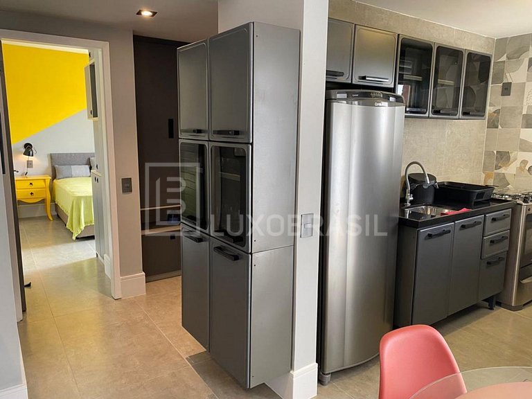 LB - RJ44 Flat in Barra with Side Sea View and 2 Balconies –