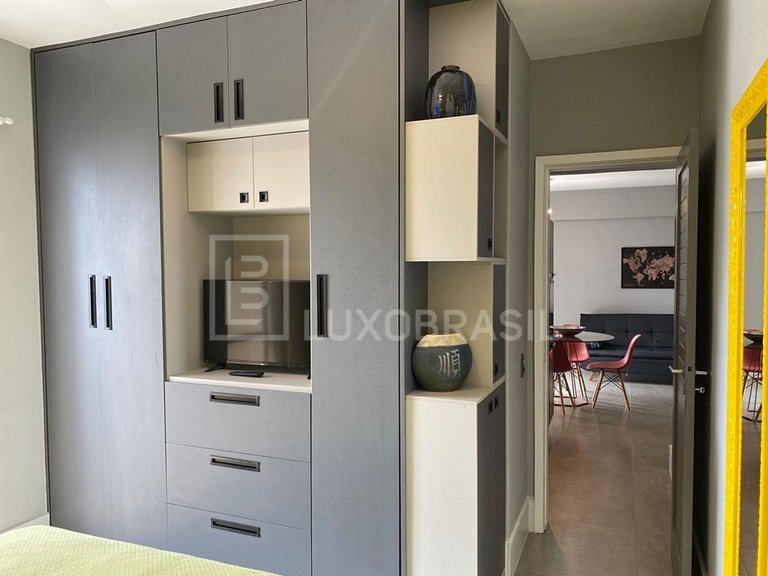 LB - RJ44 Flat in Barra with Side Sea View and 2 Balconies –