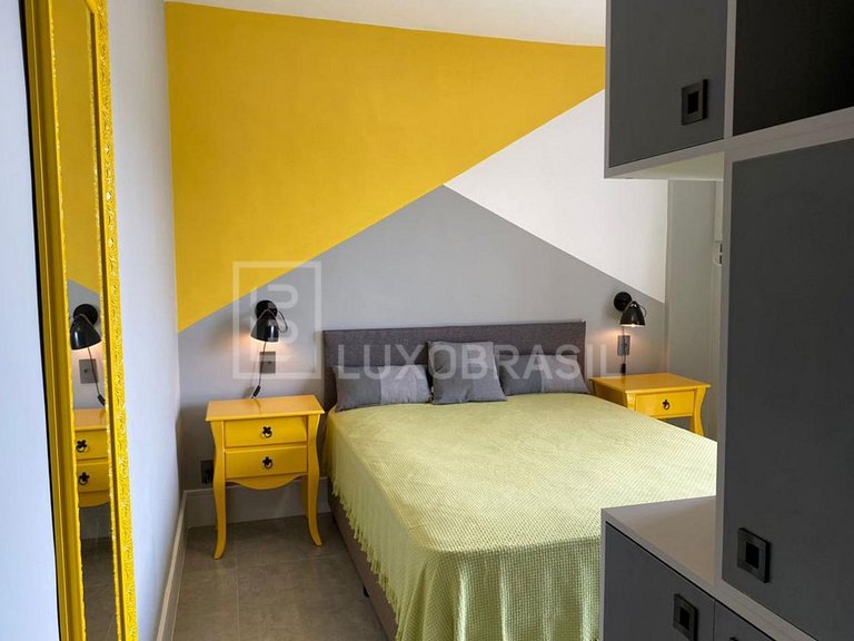LB - RJ44 Flat in Barra with Side Sea View and 2 Balconies –