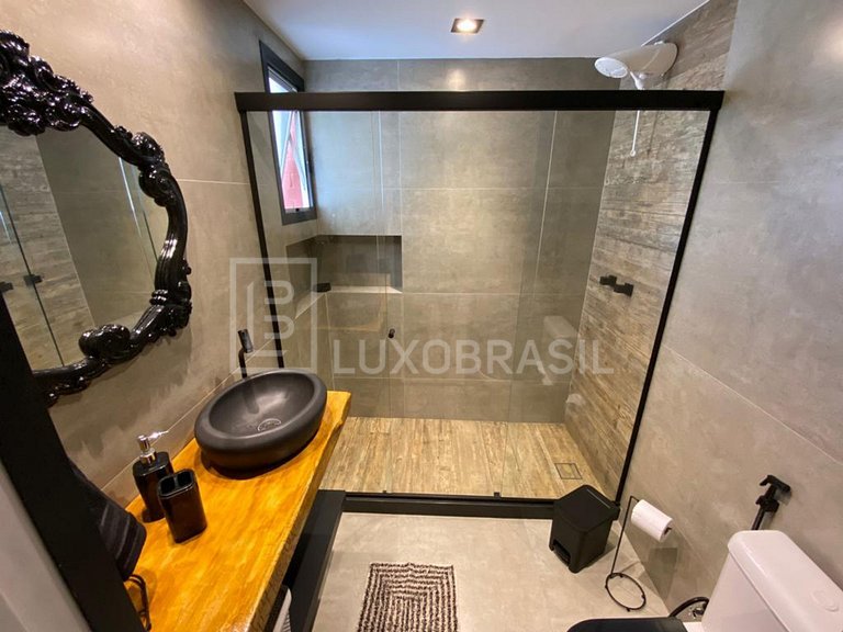 LB - RJ44 Flat in Barra with Side Sea View and 2 Balconies –