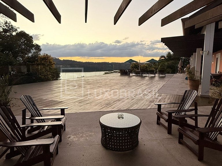 Casa Solar – Refúgio à Beira do Lago Curitiba