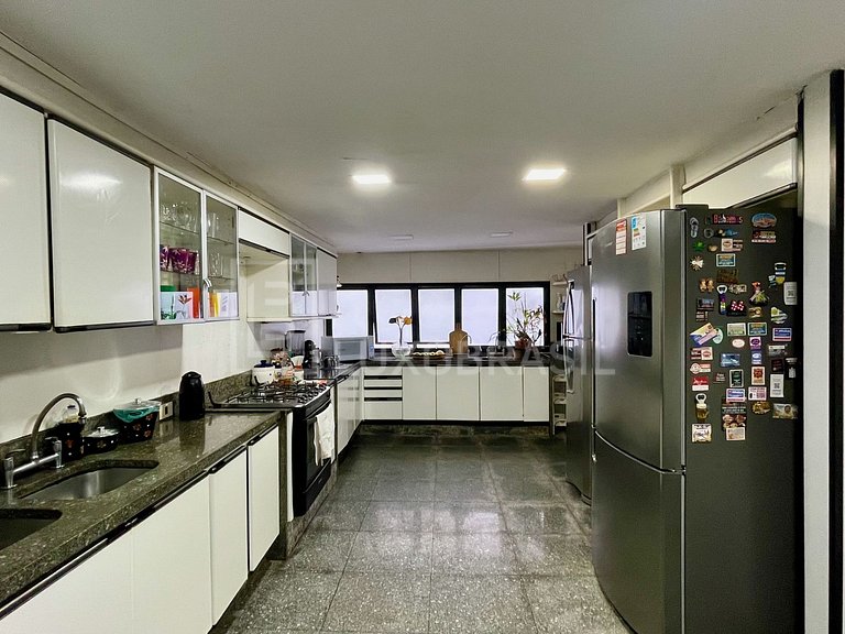 LB - RJ1000 Cobertura Triplex com 1.080m² – Menor m² da Barr