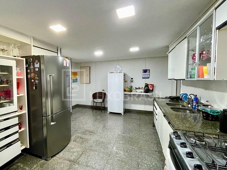 LB - RJ1000 Cobertura Triplex com 1.080m² – Menor m² da Barr