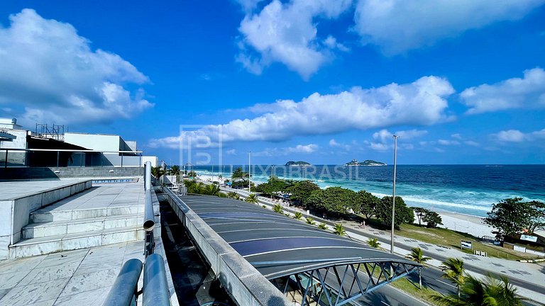 LB - RJ1000 Cobertura Triplex com 1.080m² – Menor m² da Barr
