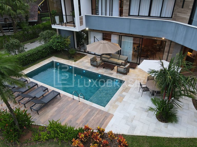 LB - SP804 Magnífica Casa con 6 Suites en el Condominio Cost