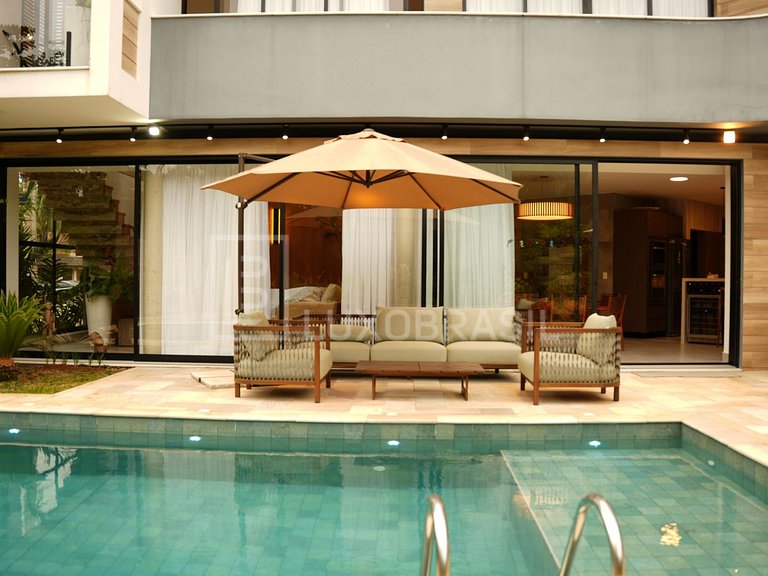 LB - SP804 Magnificent 6-Suite Home in Costa do Sol Gated Co