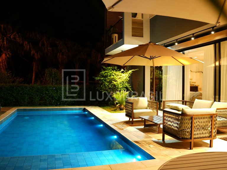LB - SP804 Magnificent 6-Suite Home in Costa do Sol Gated Co