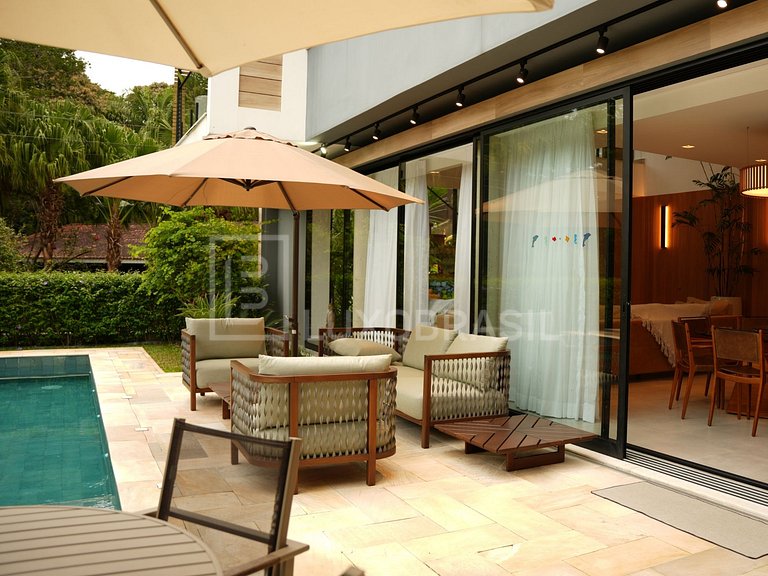 LB - SP804 Magnificent 6-Suite Home in Costa do Sol Gated Co