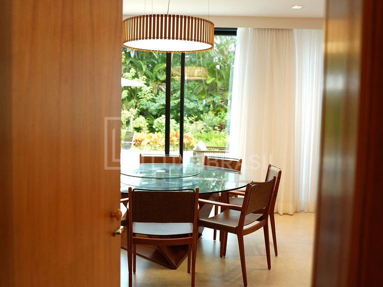 LB - SP804 Magnificent 6-Suite Home in Costa do Sol Gated Co