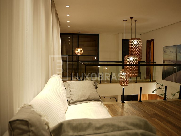 LB - SP804 Magnificent 6-Suite Home in Costa do Sol Gated Co