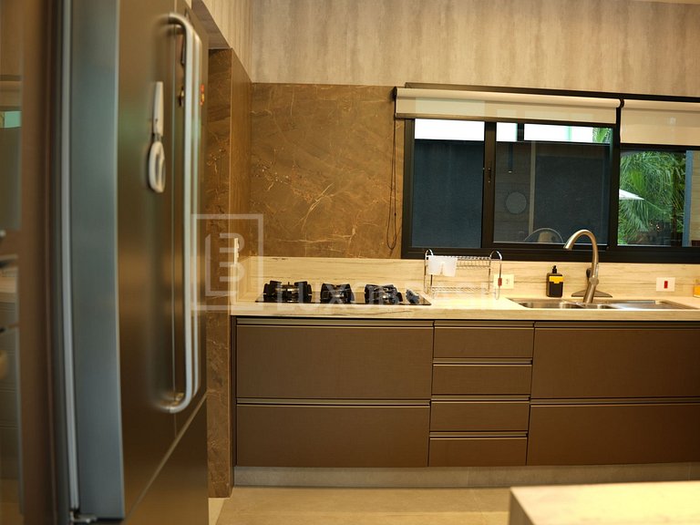 LB - SP804 Magnífica Casa com 6 Suítes no Condomínio Costa d