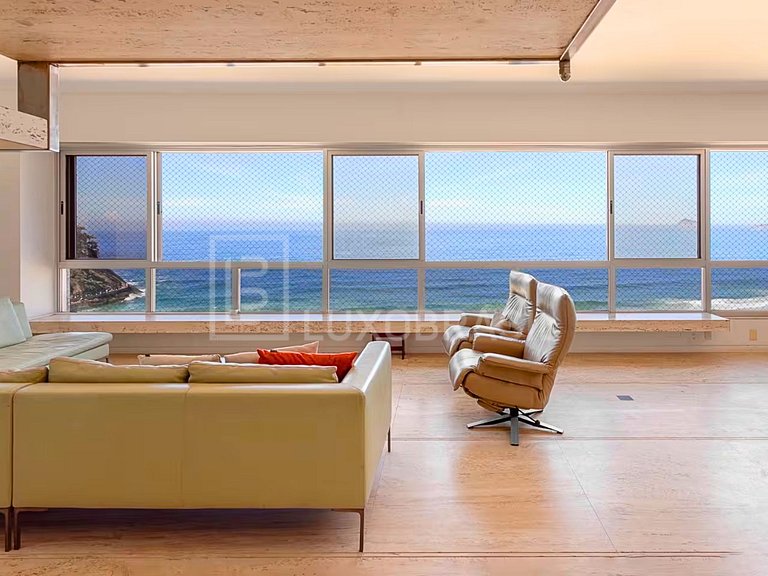 LB - RJ129 Luxurious 6-Bedroom Triplex Penthouse in Leme, Oc