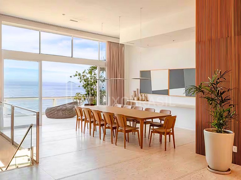 LB - RJ129 Luxurious 6-Bedroom Triplex Penthouse in Leme, Oc