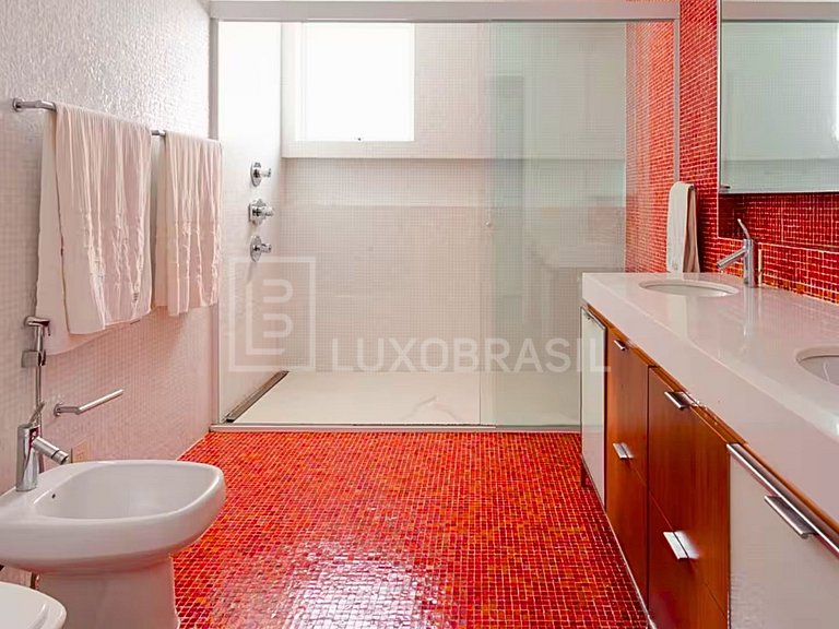 LB - RJ129 Cobertura Tríplex 6 Suítes Luxuosa no Leme Frente