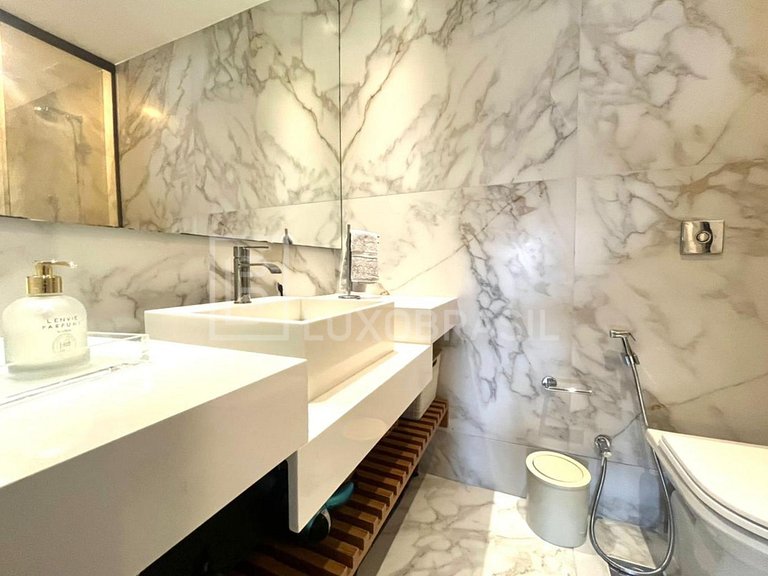 LB - RJ902 Apartamento 3 Suítes à Venda no Atlântico Sul – B