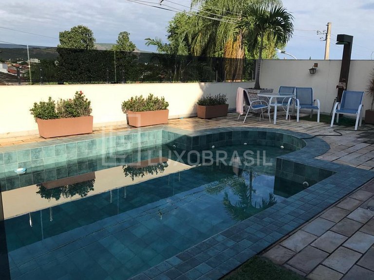 LB – NIT800 7-Bedroom Sea View House for Sale – Camboinhas