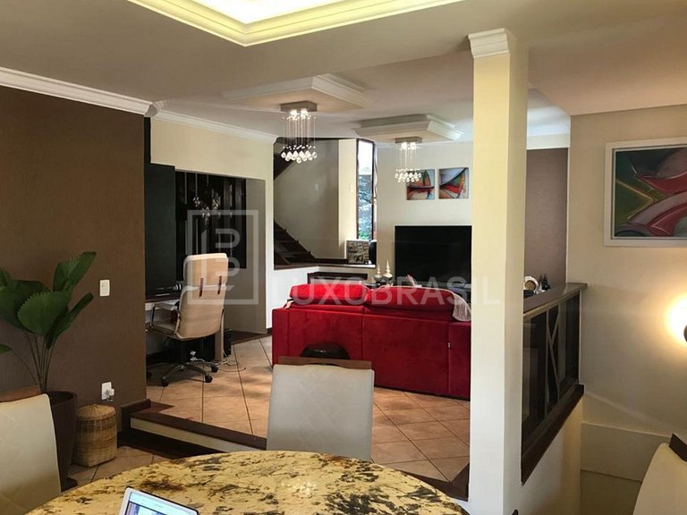 LB – NIT800 7-Bedroom Sea View House for Sale – Camboinhas