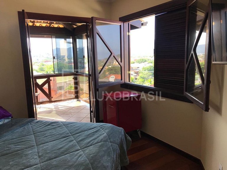 LB – NIT800 7-Bedroom Sea View House for Sale – Camboinhas