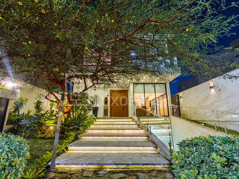 LB - RJ133 Contemporary House in Riviera Del Sol | Vacation