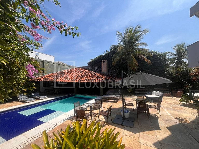 LUXOBRASIL #RJ52 Casa 05 Suites Interlagos de Itaúna Alquile