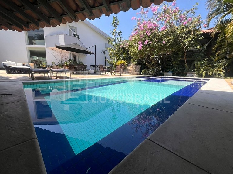 LUXOBRASIL #RJ52 Casa 05 Suites Interlagos de Itaúna Alquile