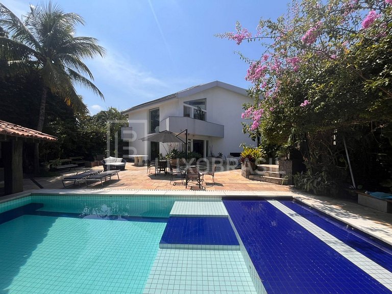 LUXOBRASIL #RJ52 House 05 Suites Interlagos de Itaúna Vacati