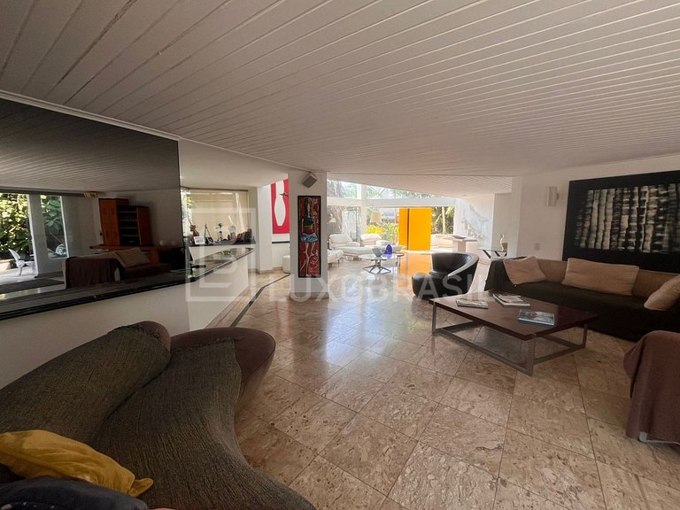 Casa 05 Suítes Interlagos de Itaúna