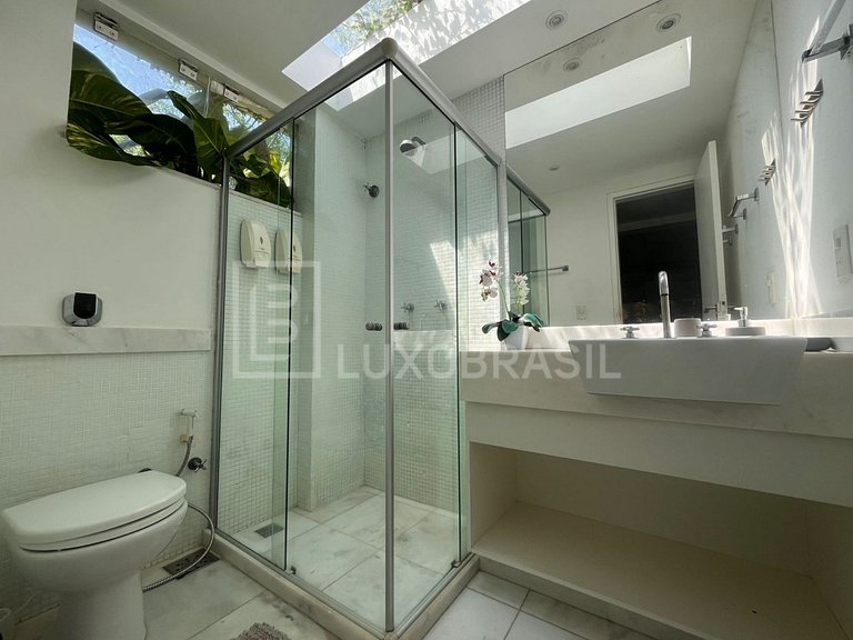 LUXOBRASIL #RJ52 Casa 05 Suites Interlagos de Itaúna Alquile