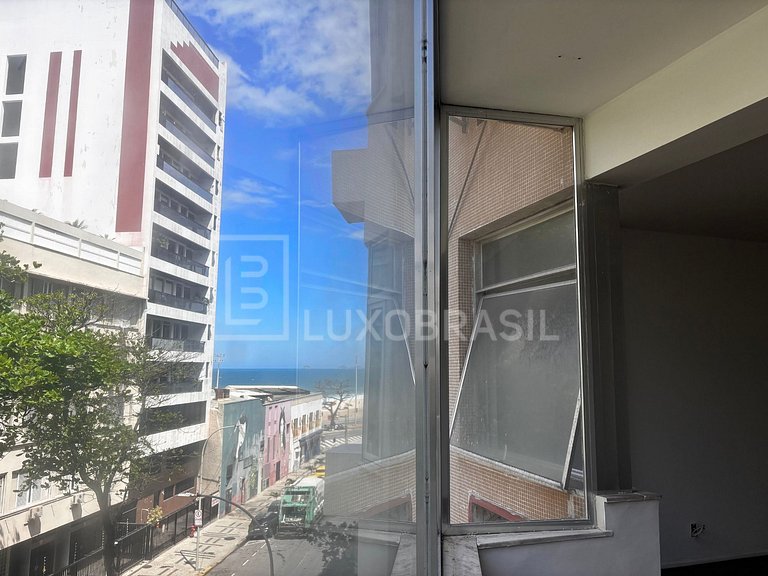 LB - RJ882 Apartamento 04 Quartos e Vista Lateral Mar à Vend