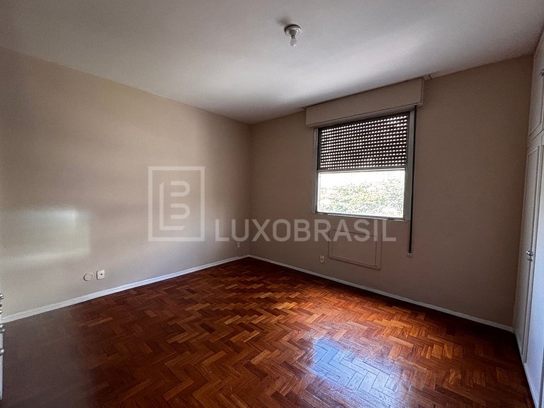 LB - RJ882 Apartamento 04 Quartos e Vista Lateral Mar à Vend