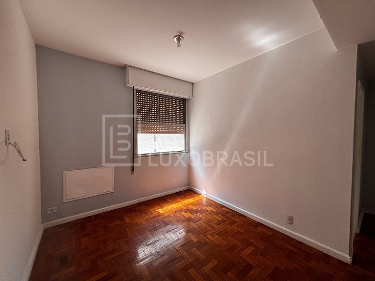 LB - RJ882 Apartamento 04 Quartos e Vista Lateral Mar à Vend