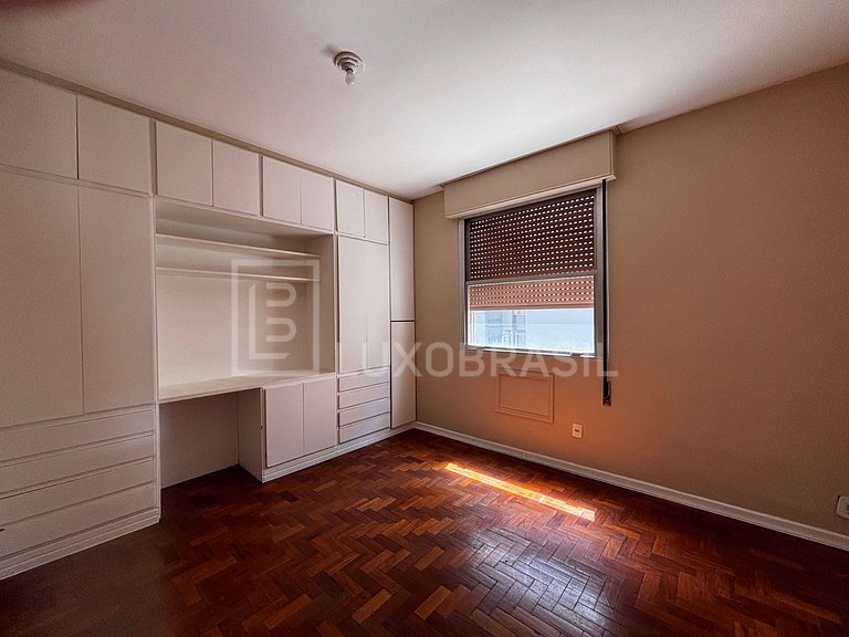 LB - RJ882 Apartamento 04 Quartos e Vista Lateral Mar à Vend