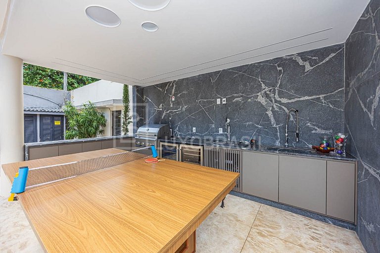 LB - RJ997 | Casa con 4 Suites en Venta en Greenwood Park –