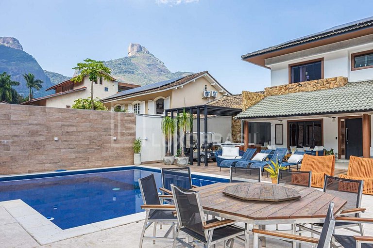 LB - RJ997 | Casa con 4 Suites en Venta en Greenwood Park –