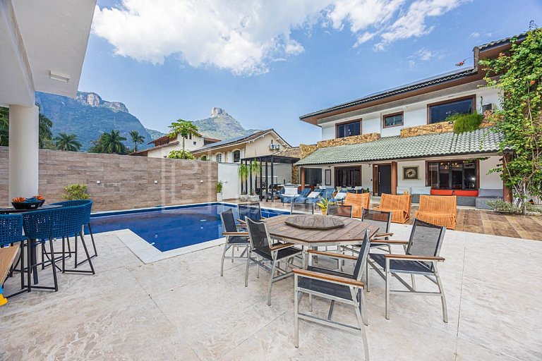 LB - RJ997 | Casa con 4 Suites en Venta en Greenwood Park –