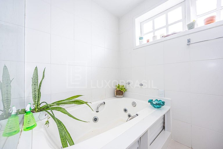 LB - RJ997 | Casa con 4 Suites en Venta en Greenwood Park –