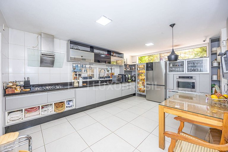 LB - RJ997 | Casa con 4 Suites en Venta en Greenwood Park –